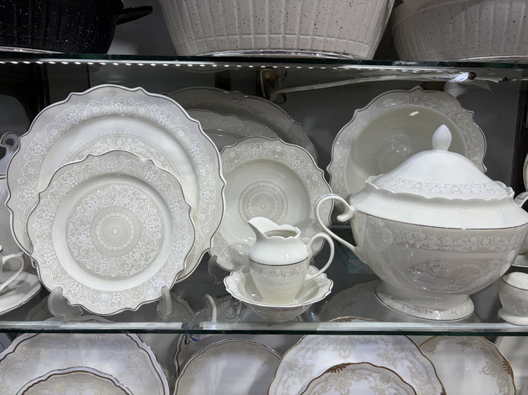 سرویس چینی طوس طرح الیزابت 6نفره 28پارچه