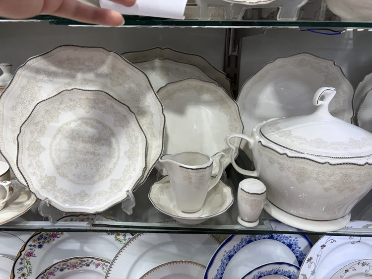 سرویس چینی طوس طرح الیزابت 6نفره 28پارچه